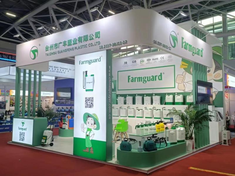 華裕電器集團(tuán)的第135屆獲獎廣交會展位設(shè)計(jì)搭建圖片