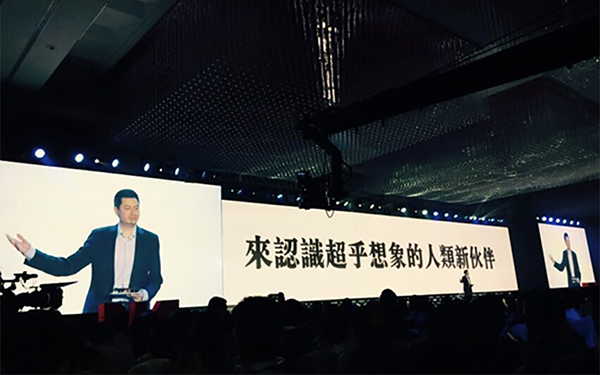 圓桌展覽亮相奇點峰會：無人機創(chuàng)新與未來展望