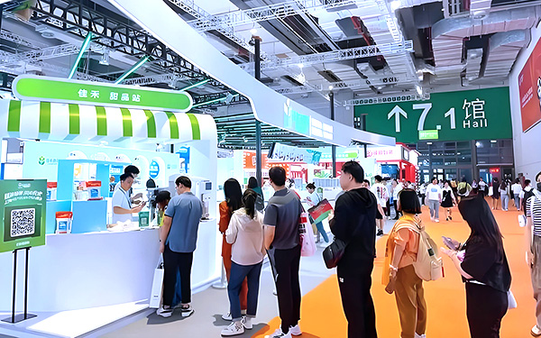 食品展會(huì)設(shè)計(jì)中的現(xiàn)場(chǎng)試吃區(qū)布置在哪里？